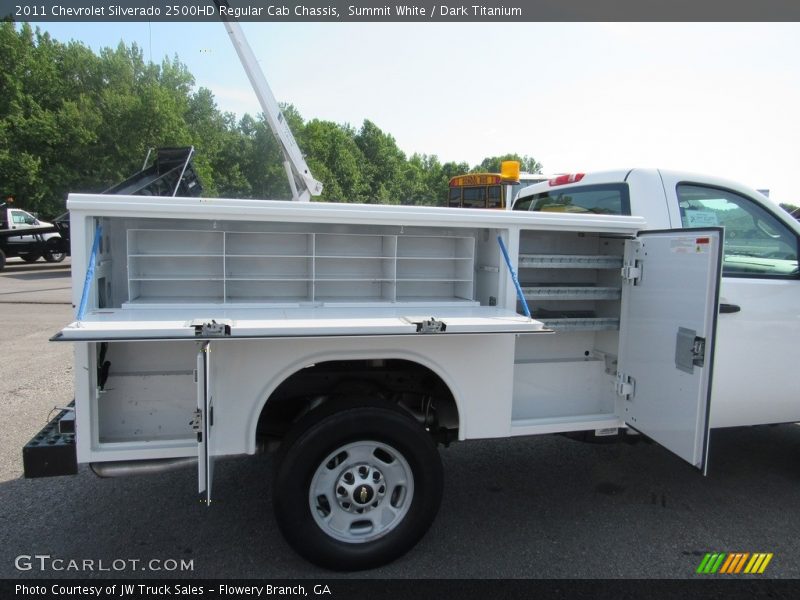 Summit White / Dark Titanium 2011 Chevrolet Silverado 2500HD Regular Cab Chassis