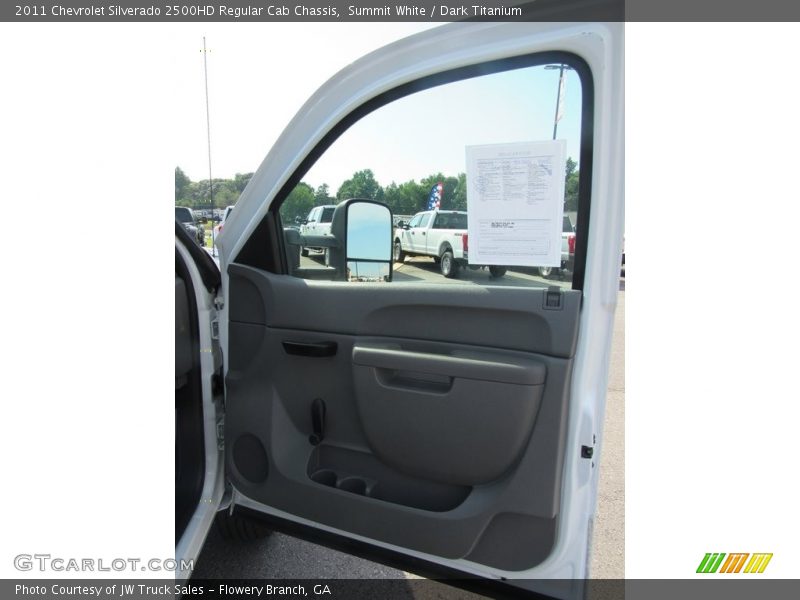 Summit White / Dark Titanium 2011 Chevrolet Silverado 2500HD Regular Cab Chassis