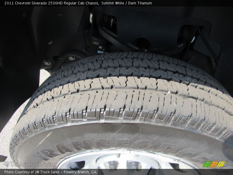 Summit White / Dark Titanium 2011 Chevrolet Silverado 2500HD Regular Cab Chassis
