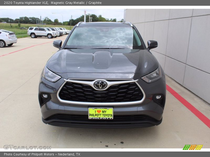 Magnetic Gray Metallic / Graphite 2020 Toyota Highlander XLE