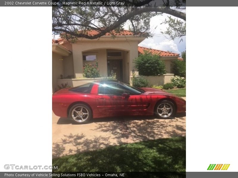 Magnetic Red II Metallic / Light Gray 2002 Chevrolet Corvette Coupe