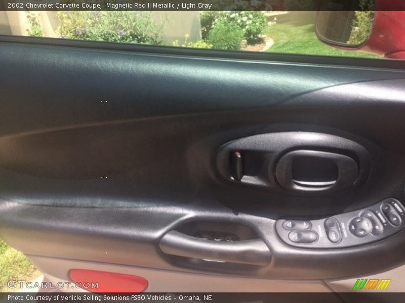 Magnetic Red II Metallic / Light Gray 2002 Chevrolet Corvette Coupe