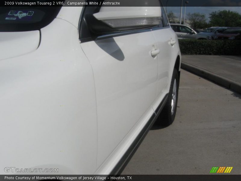 Campanella White / Anthracite 2009 Volkswagen Touareg 2 VR6