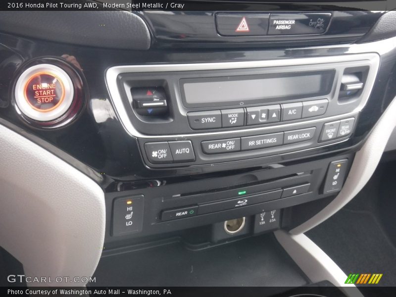 Controls of 2016 Pilot Touring AWD