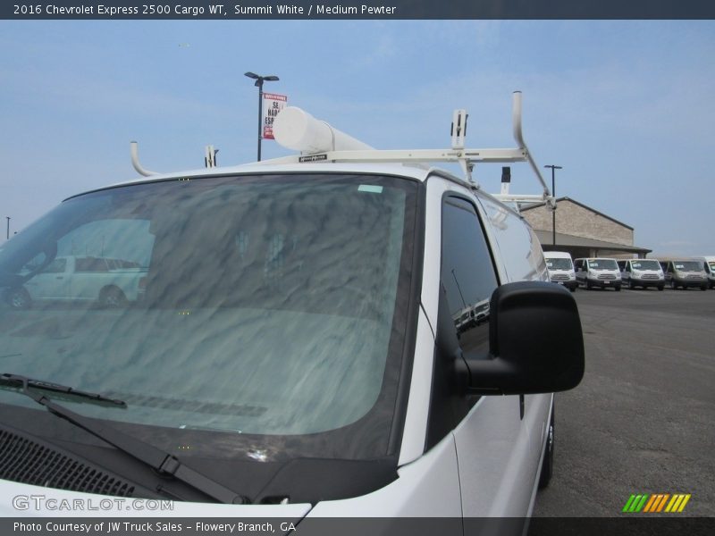 Summit White / Medium Pewter 2016 Chevrolet Express 2500 Cargo WT