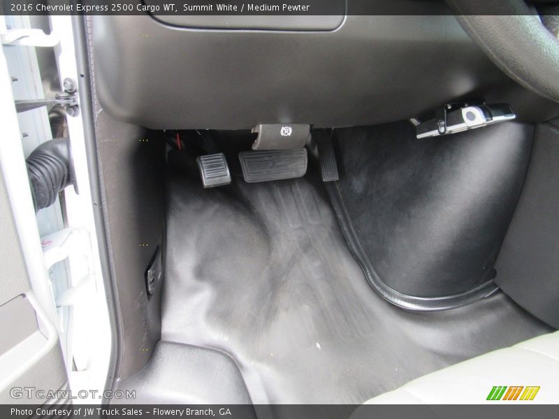 Summit White / Medium Pewter 2016 Chevrolet Express 2500 Cargo WT