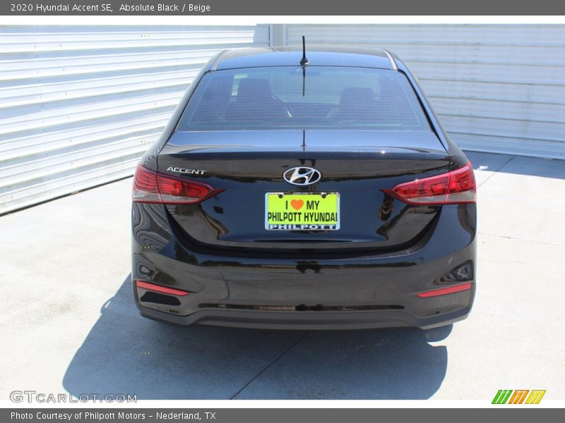 Absolute Black / Beige 2020 Hyundai Accent SE