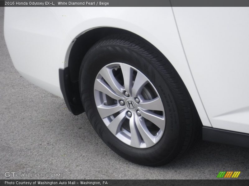 White Diamond Pearl / Beige 2016 Honda Odyssey EX-L