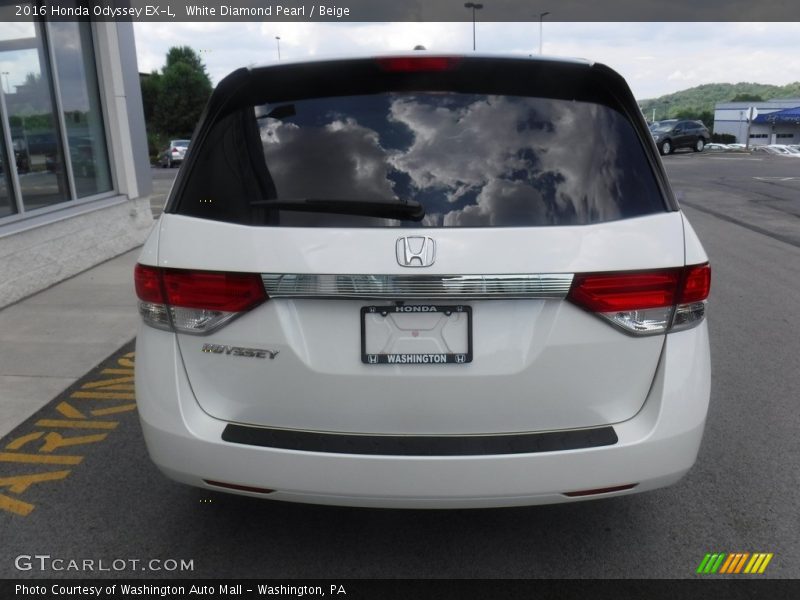 White Diamond Pearl / Beige 2016 Honda Odyssey EX-L