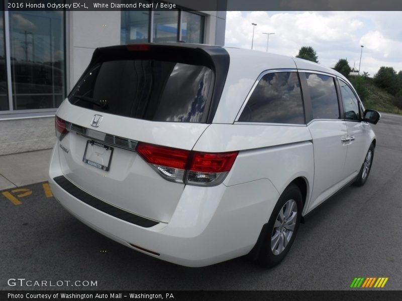 White Diamond Pearl / Beige 2016 Honda Odyssey EX-L