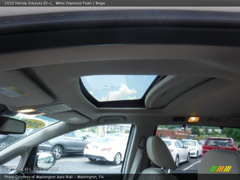 White Diamond Pearl / Beige 2016 Honda Odyssey EX-L