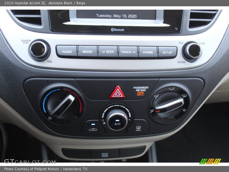 Absolute Black / Beige 2020 Hyundai Accent SE