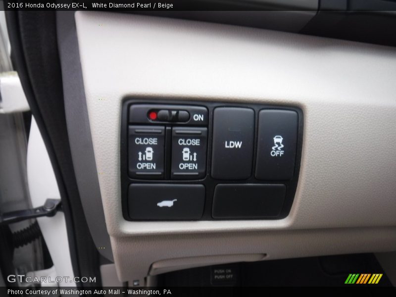 White Diamond Pearl / Beige 2016 Honda Odyssey EX-L