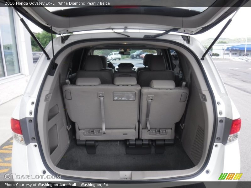 White Diamond Pearl / Beige 2016 Honda Odyssey EX-L