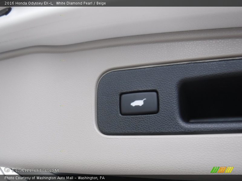 White Diamond Pearl / Beige 2016 Honda Odyssey EX-L