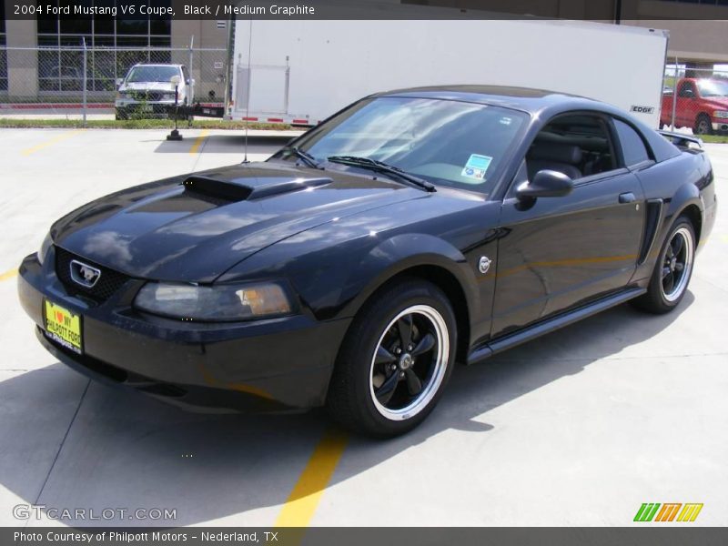 Black / Medium Graphite 2004 Ford Mustang V6 Coupe