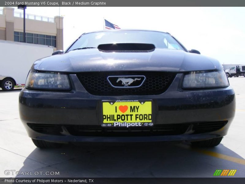 Black / Medium Graphite 2004 Ford Mustang V6 Coupe