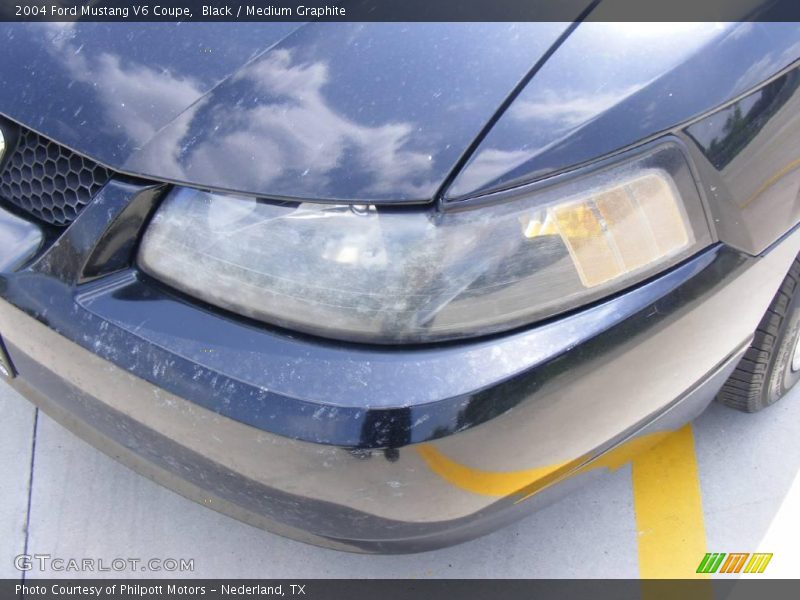 Black / Medium Graphite 2004 Ford Mustang V6 Coupe