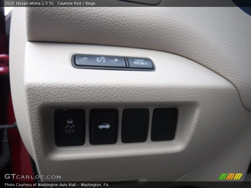 Cayenne Red / Beige 2015 Nissan Altima 2.5 SV