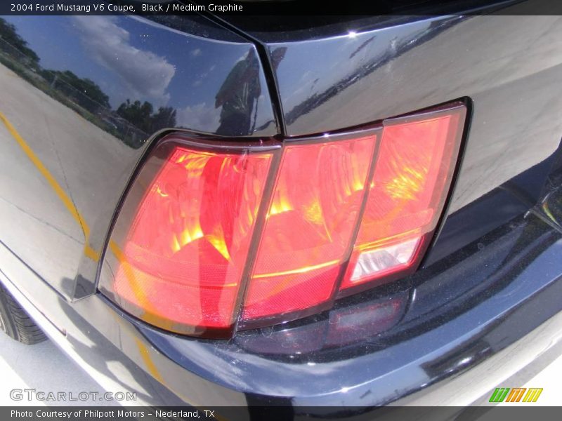 Black / Medium Graphite 2004 Ford Mustang V6 Coupe
