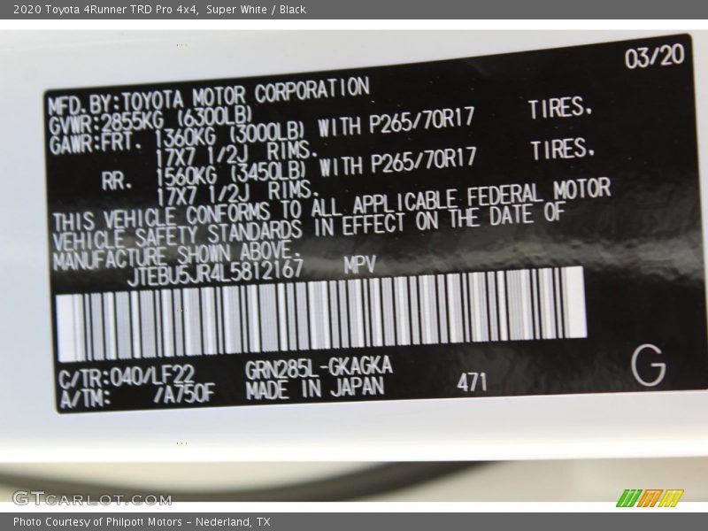Super White / Black 2020 Toyota 4Runner TRD Pro 4x4