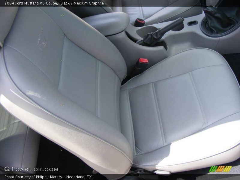 Black / Medium Graphite 2004 Ford Mustang V6 Coupe
