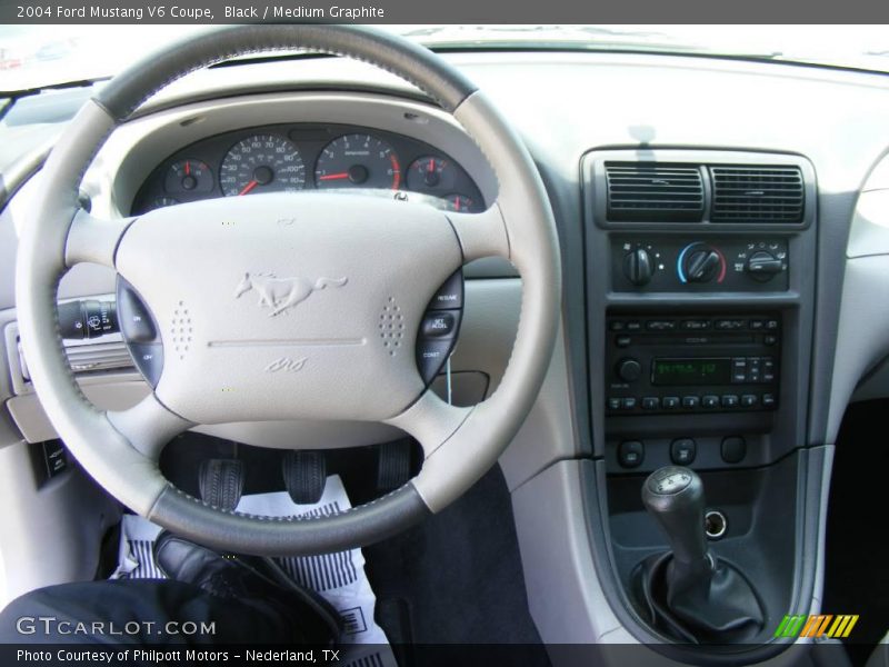 Black / Medium Graphite 2004 Ford Mustang V6 Coupe