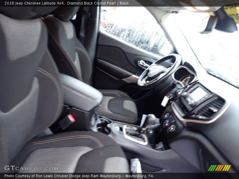Diamond Black Crystal Pearl / Black 2018 Jeep Cherokee Latitude 4x4