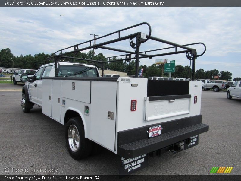 Oxford White / Medium Earth Gray 2017 Ford F450 Super Duty XL Crew Cab 4x4 Chassis