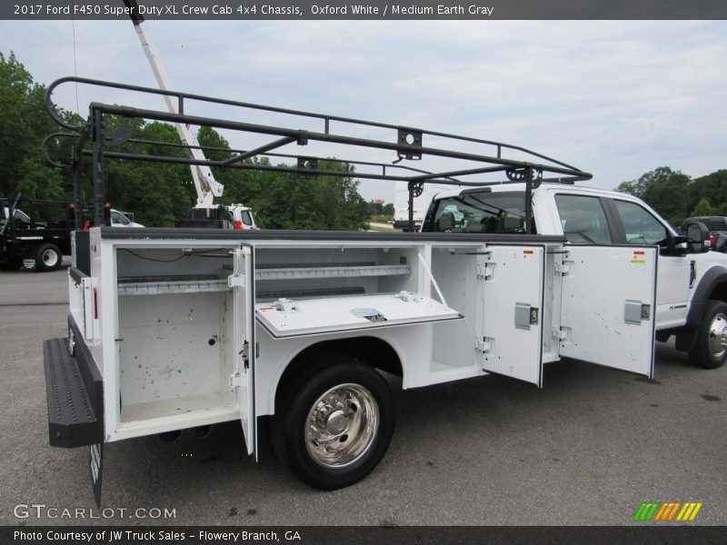 Oxford White / Medium Earth Gray 2017 Ford F450 Super Duty XL Crew Cab 4x4 Chassis