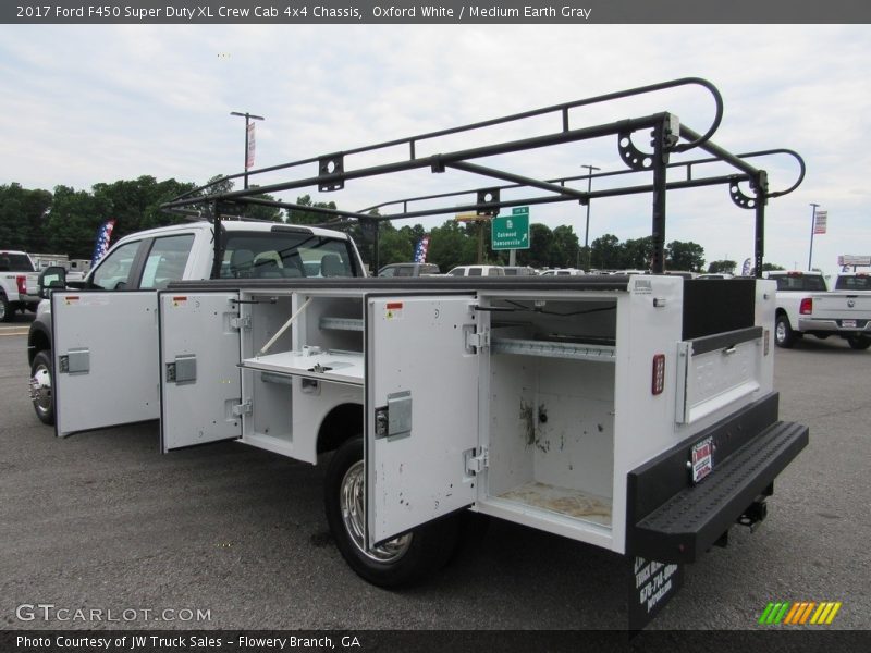 Oxford White / Medium Earth Gray 2017 Ford F450 Super Duty XL Crew Cab 4x4 Chassis