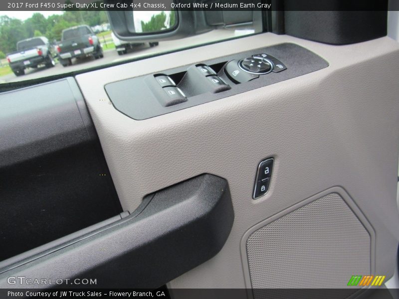 Oxford White / Medium Earth Gray 2017 Ford F450 Super Duty XL Crew Cab 4x4 Chassis