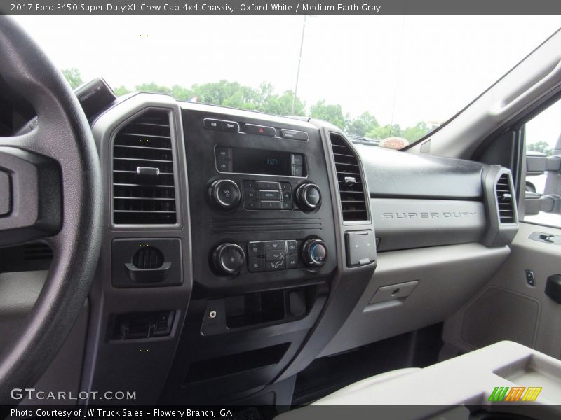 Oxford White / Medium Earth Gray 2017 Ford F450 Super Duty XL Crew Cab 4x4 Chassis