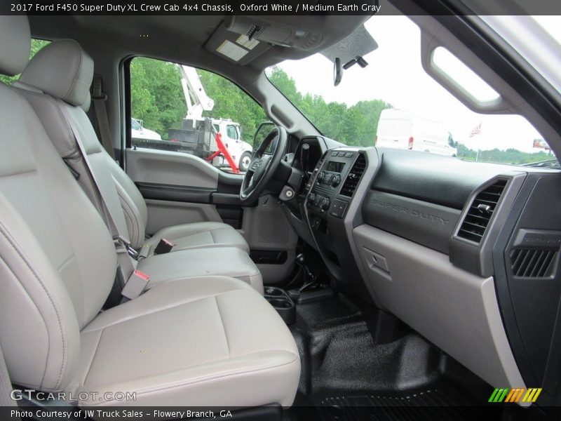 Oxford White / Medium Earth Gray 2017 Ford F450 Super Duty XL Crew Cab 4x4 Chassis