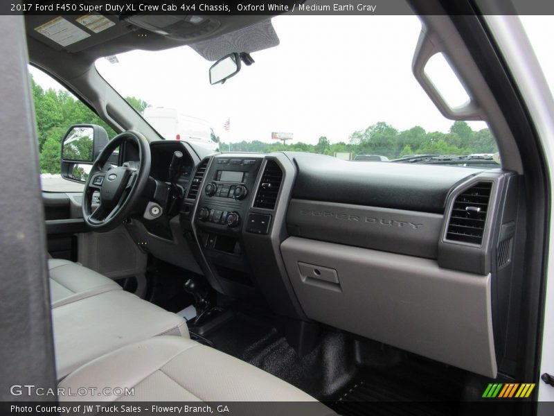 Oxford White / Medium Earth Gray 2017 Ford F450 Super Duty XL Crew Cab 4x4 Chassis