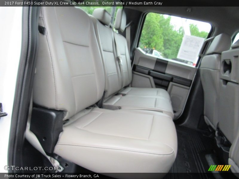 Oxford White / Medium Earth Gray 2017 Ford F450 Super Duty XL Crew Cab 4x4 Chassis