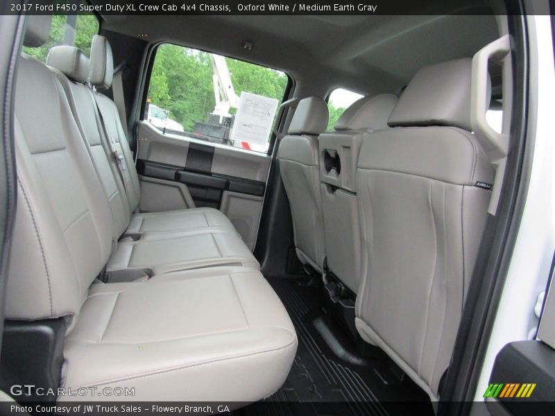 Oxford White / Medium Earth Gray 2017 Ford F450 Super Duty XL Crew Cab 4x4 Chassis