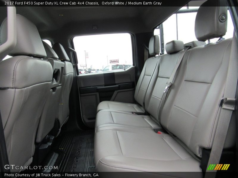 Oxford White / Medium Earth Gray 2017 Ford F450 Super Duty XL Crew Cab 4x4 Chassis