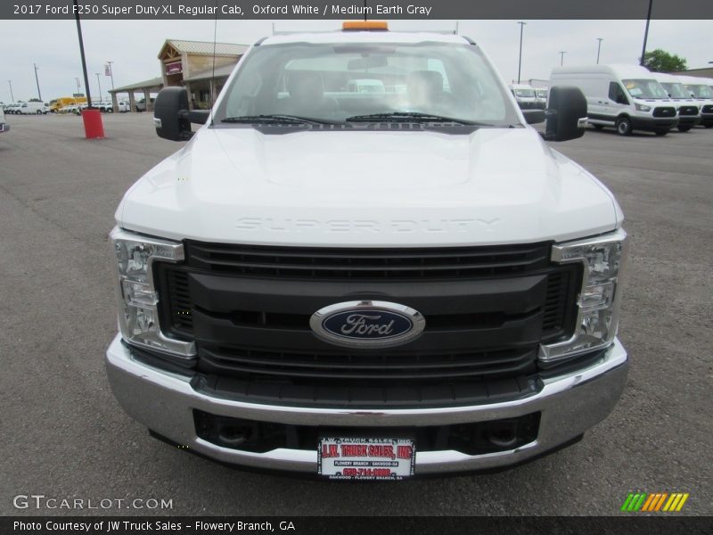 Oxford White / Medium Earth Gray 2017 Ford F250 Super Duty XL Regular Cab