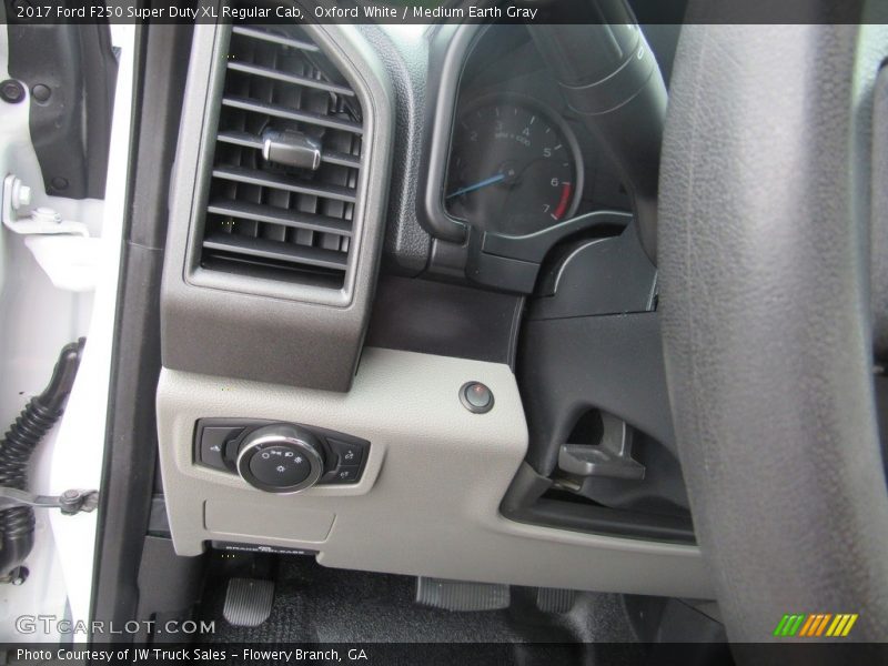 Controls of 2017 F250 Super Duty XL Regular Cab