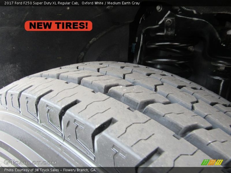 Oxford White / Medium Earth Gray 2017 Ford F250 Super Duty XL Regular Cab