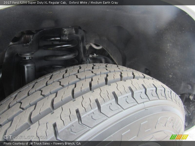 Oxford White / Medium Earth Gray 2017 Ford F250 Super Duty XL Regular Cab