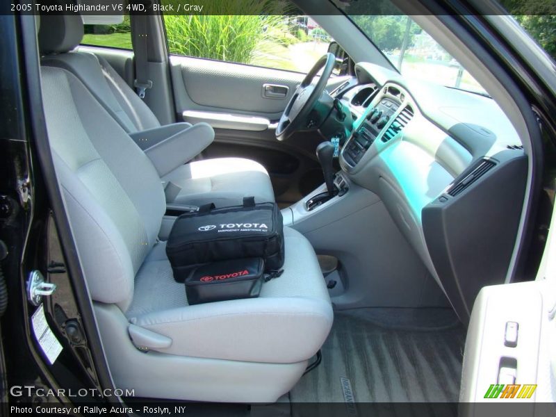 Black / Gray 2005 Toyota Highlander V6 4WD