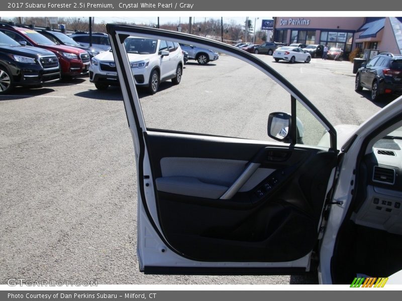 Crystal White Pearl / Gray 2017 Subaru Forester 2.5i Premium
