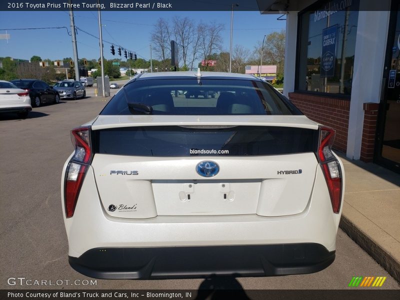 Blizzard Pearl / Black 2016 Toyota Prius Three Touring