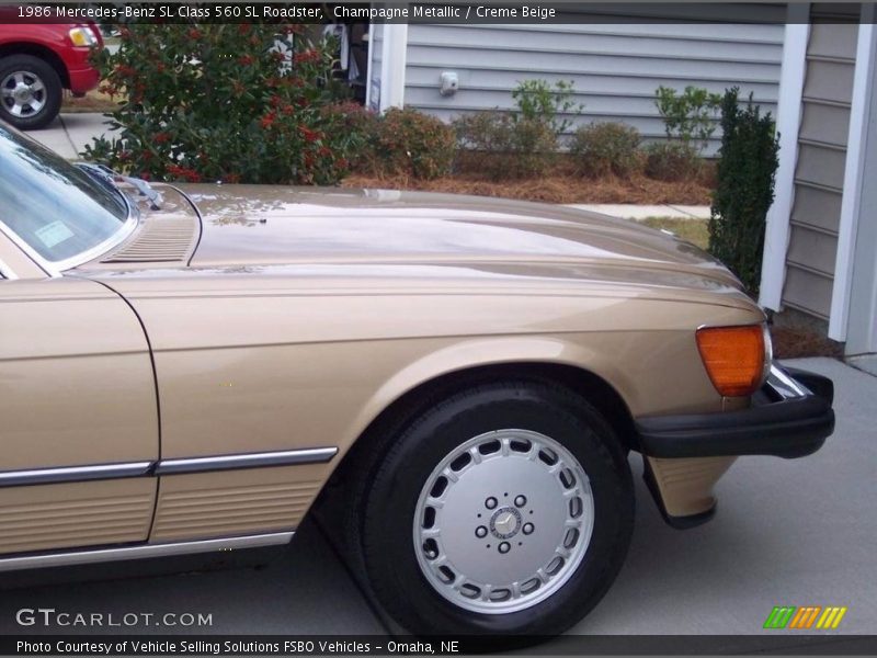  1986 SL Class 560 SL Roadster Champagne Metallic