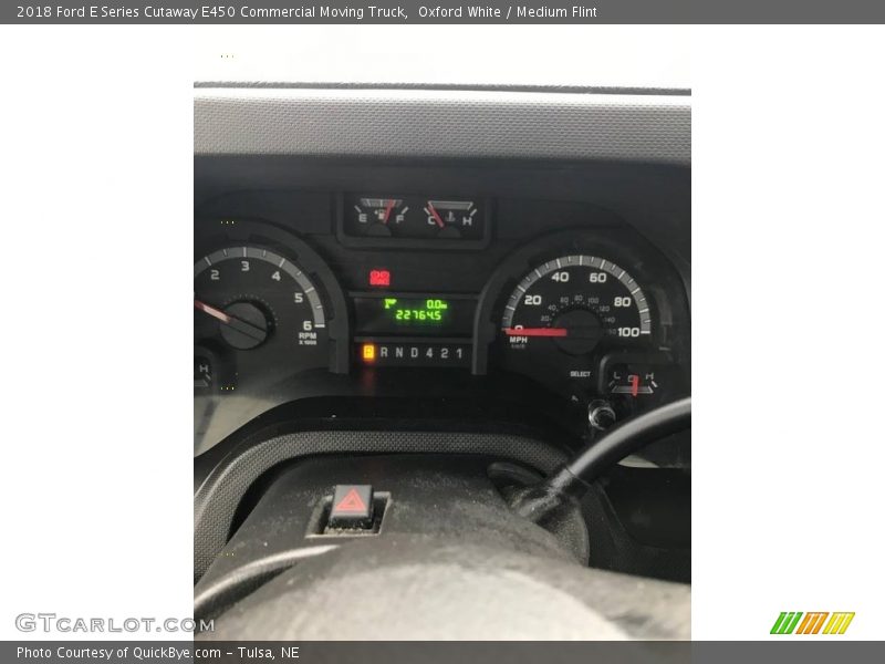 Oxford White / Medium Flint 2018 Ford E Series Cutaway E450 Commercial Moving Truck