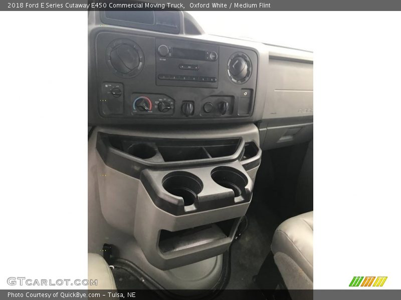 Oxford White / Medium Flint 2018 Ford E Series Cutaway E450 Commercial Moving Truck