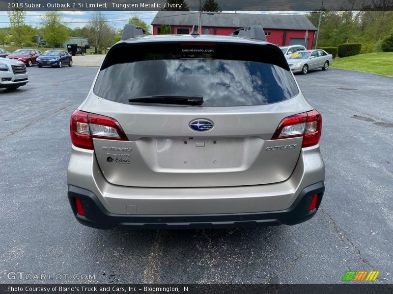 Tungsten Metallic / Ivory 2018 Subaru Outback 2.5i Limited