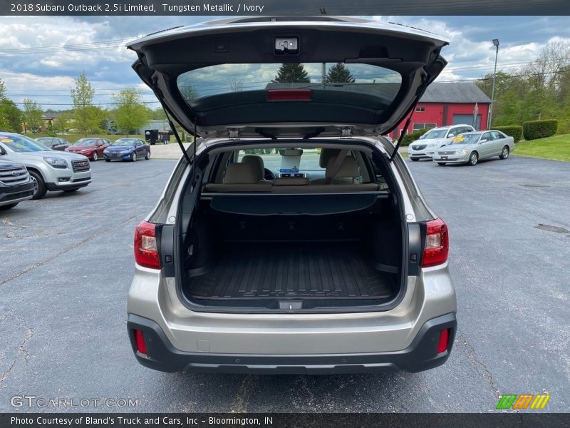 Tungsten Metallic / Ivory 2018 Subaru Outback 2.5i Limited